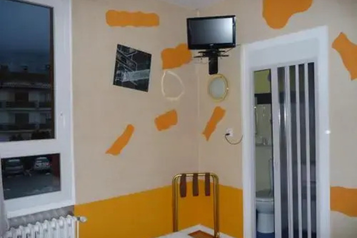 Photo 10