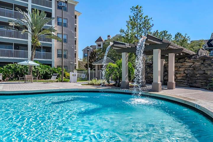 Hotel Pool