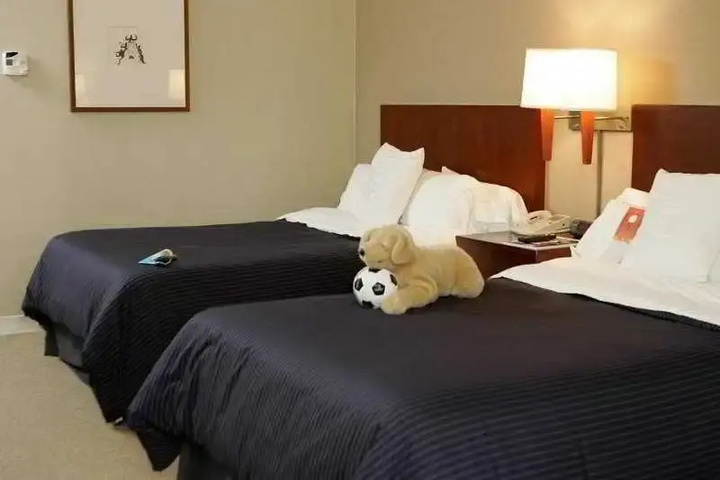 Room 2 of 2
