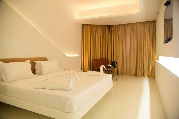 Room 2 of 14
