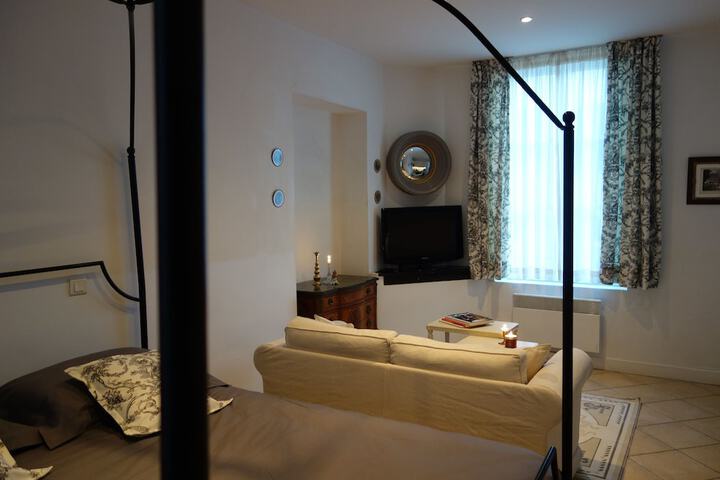 Room 12 of 14