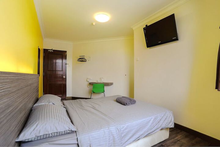 Room 12 of 22