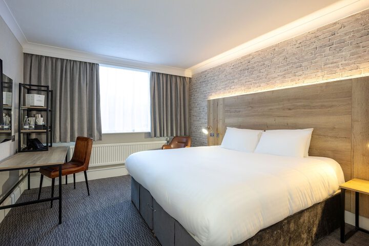 Room 13 of 48