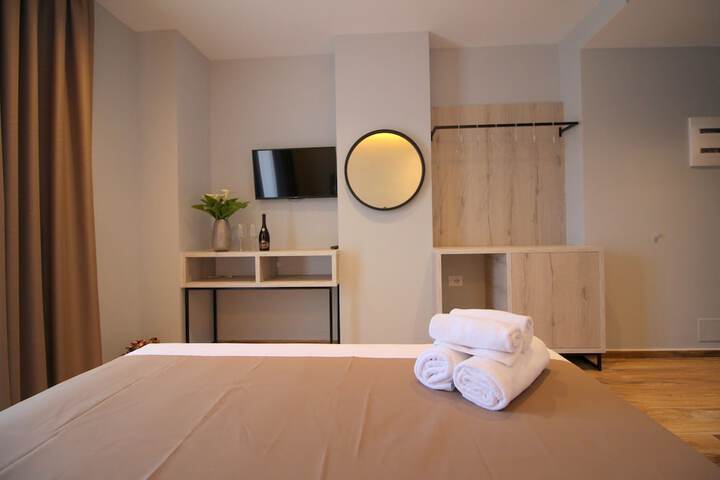 Room 6 of 52
