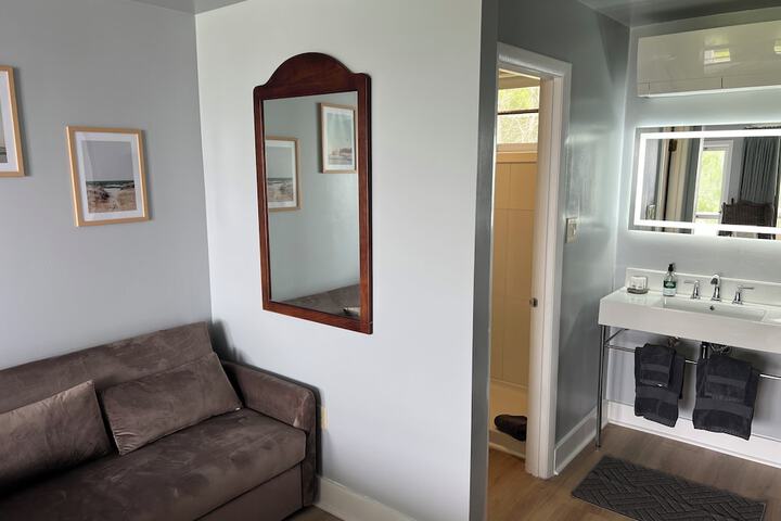 Room 128 of 182