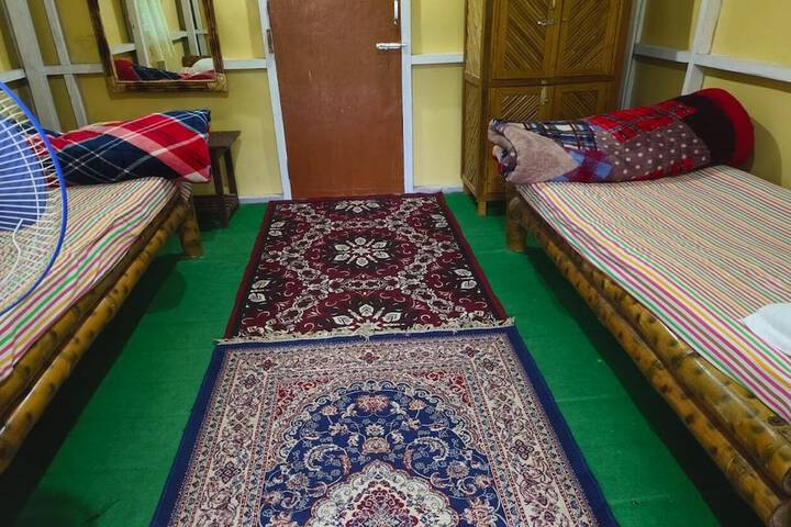 Room 8 of 50