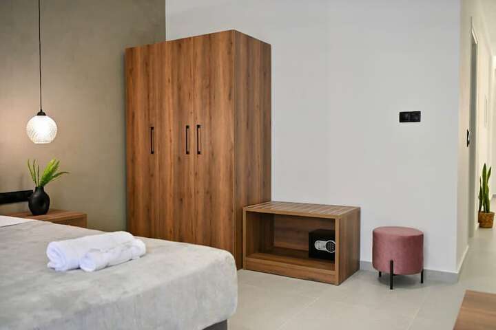 Room 35 of 121