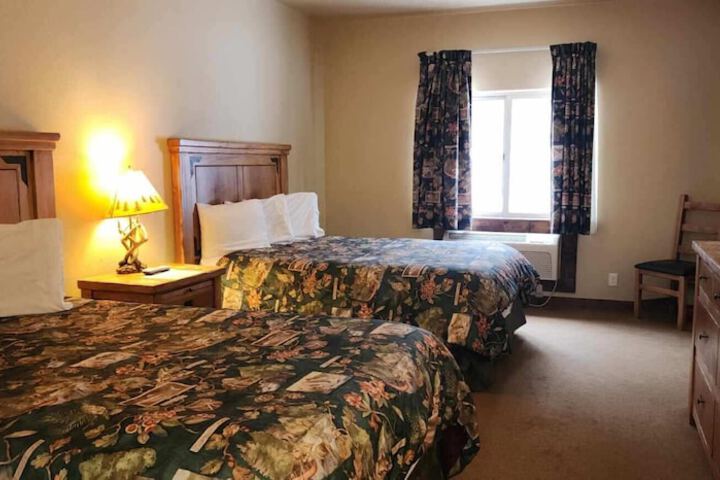 Room 6 of 14