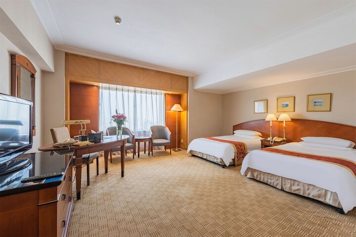 Room 14 of 90