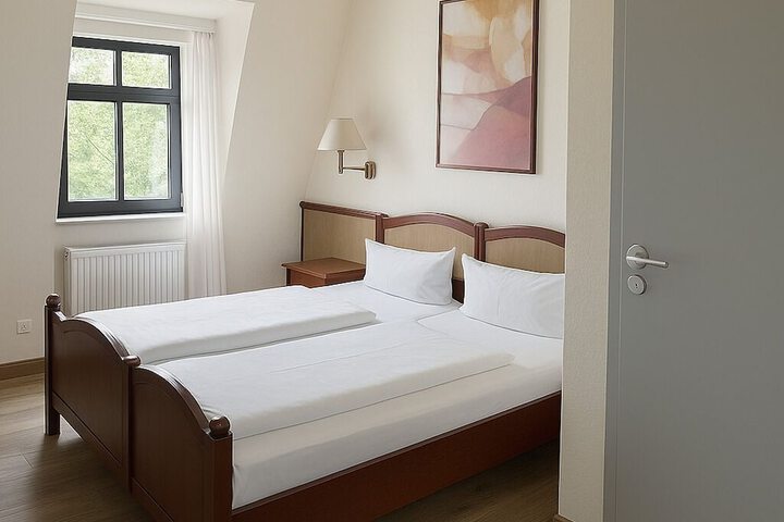 Room 7 of 43
