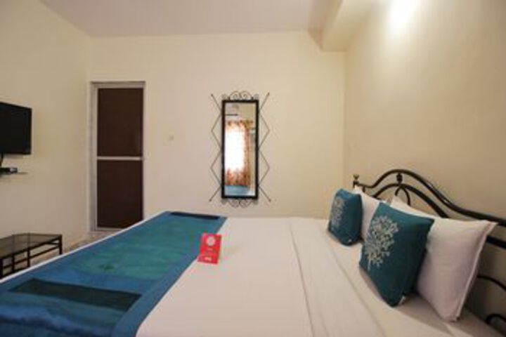 Room 7 of 19