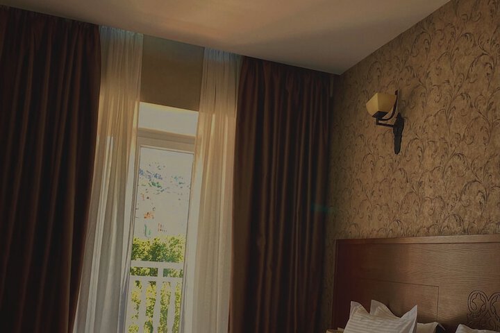 Room 14 of 50