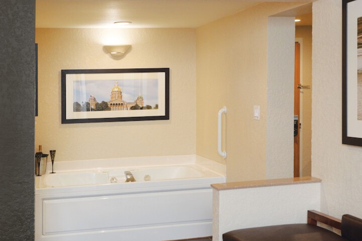 Jetted tub