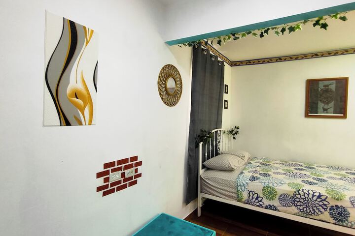Room 9 of 46