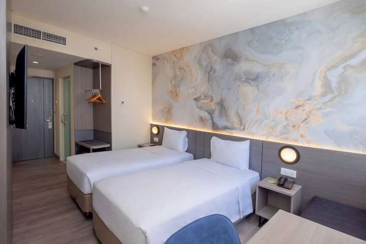 Room 7 of 43