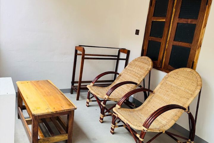 Room 4 of 13