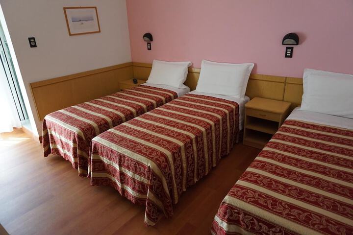 Room 21 of 62