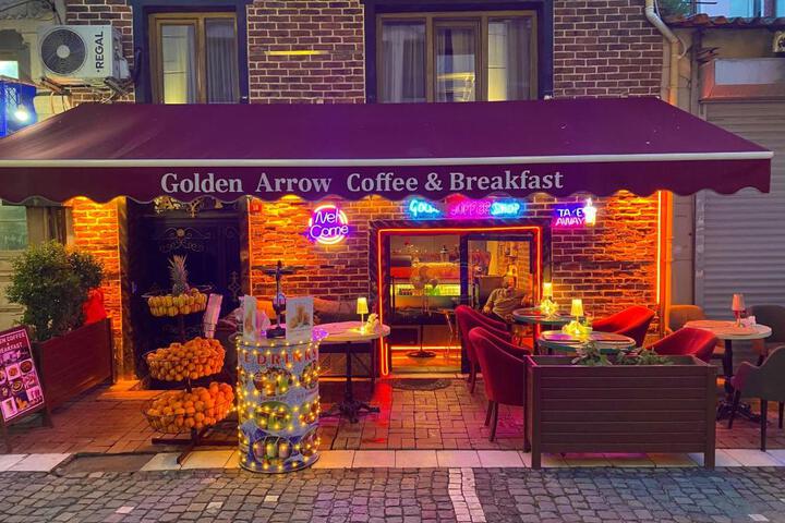 Golden Arrow Hotel