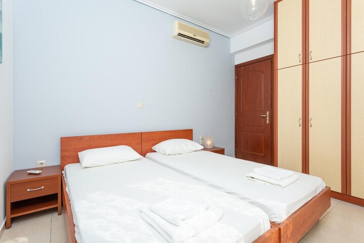 Room 35 of 37