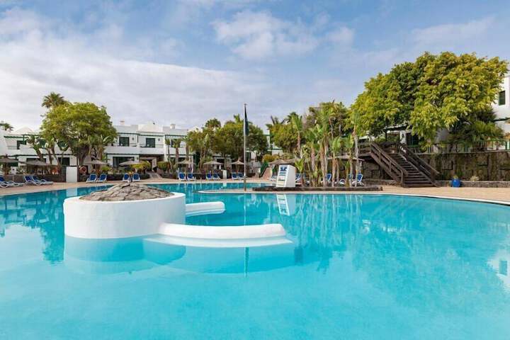 Pools & Facilities