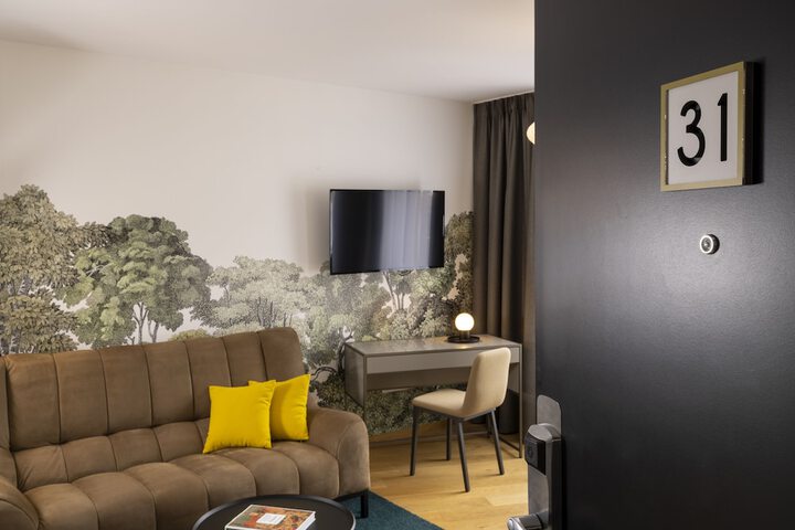 Room 41 of 104