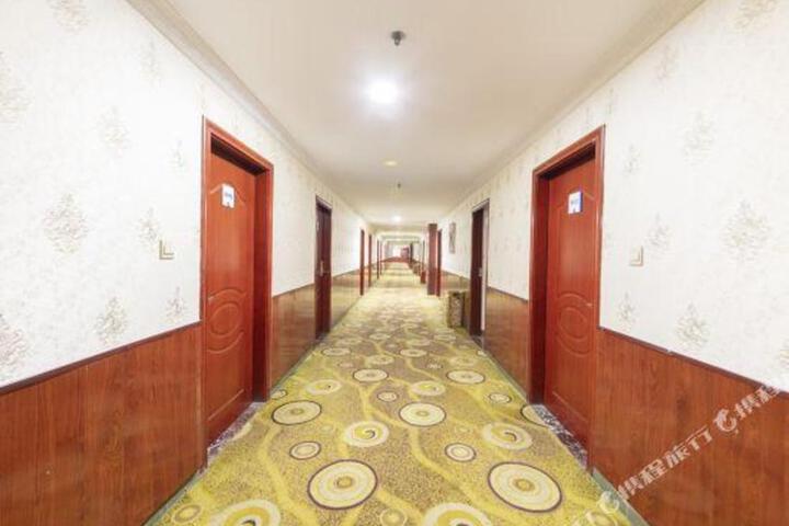 Pengfeng Business Hotel