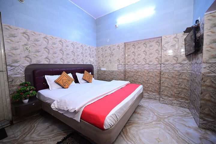 Room 10 of 20