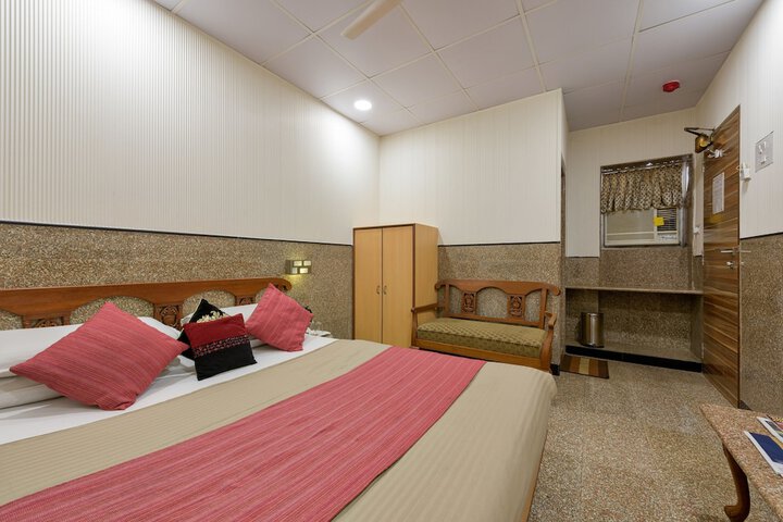 Room 16 of 68