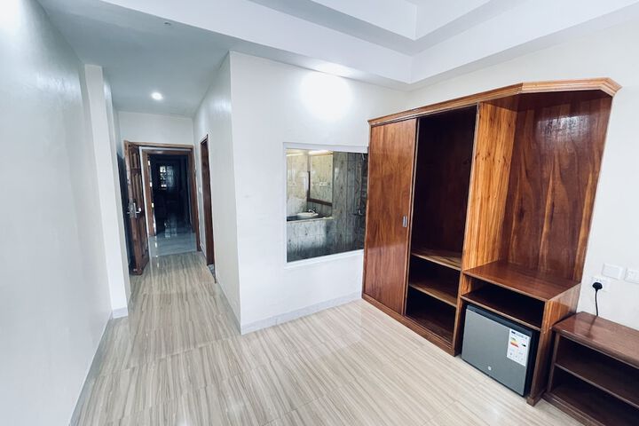 Room 7 of 38