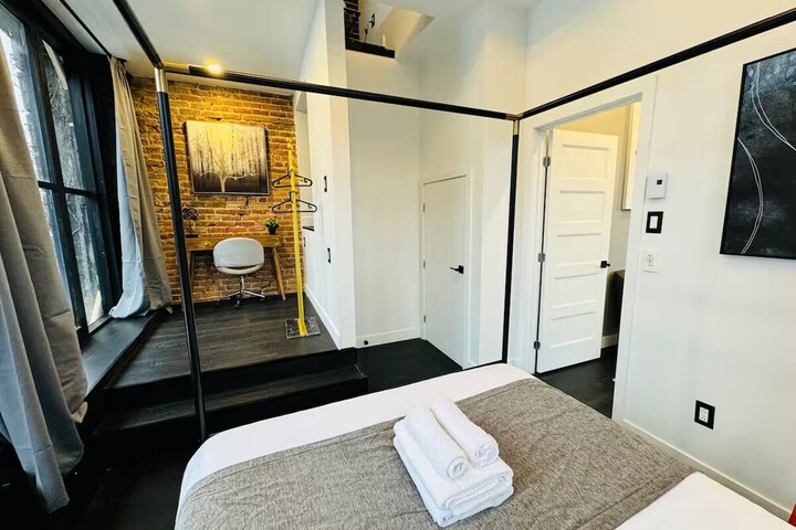 Room 21 of 62