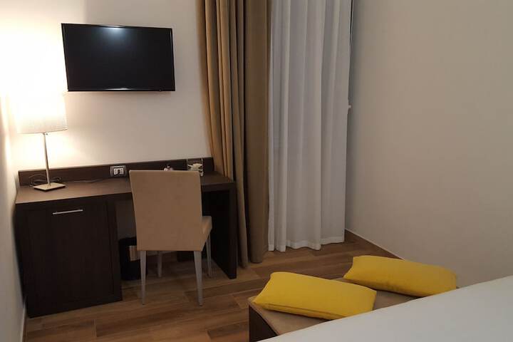 Room 10 of 41