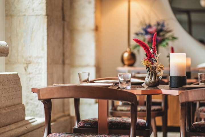 Dining 83 of 109