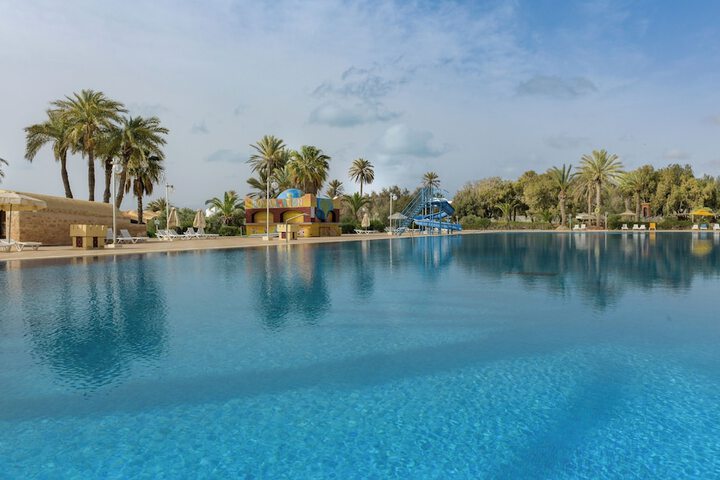 Hotel with Pool