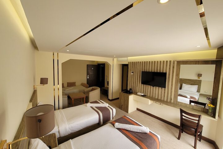 Room 8 of 31
