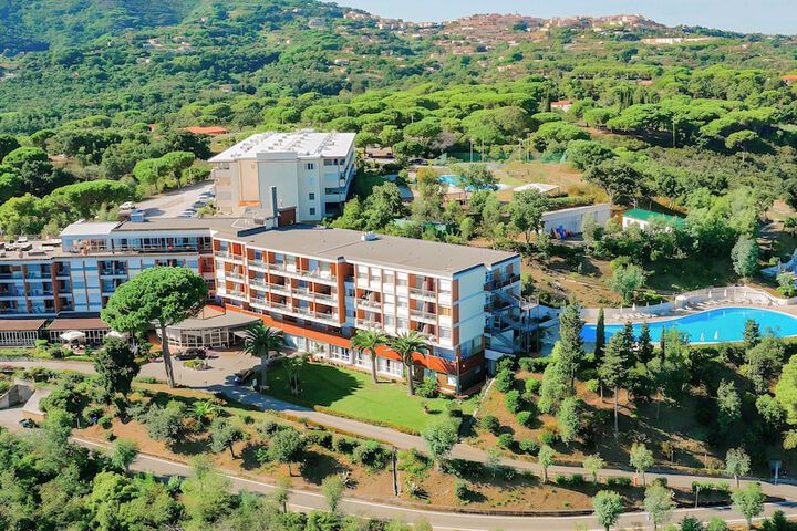 Hotel 52 of 64