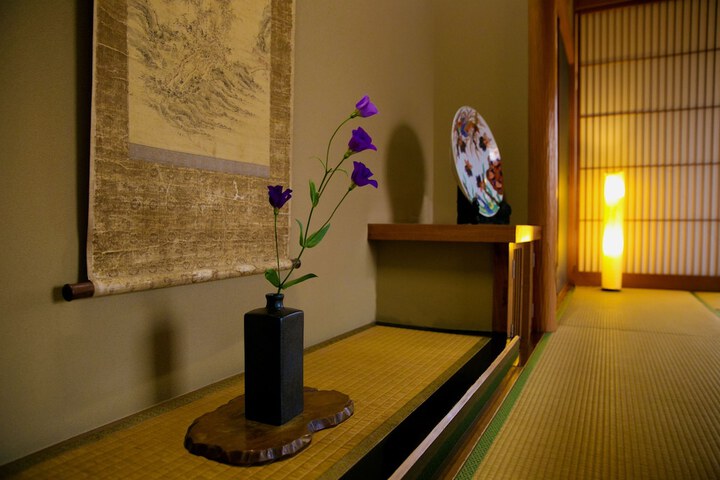 Room 10 of 38