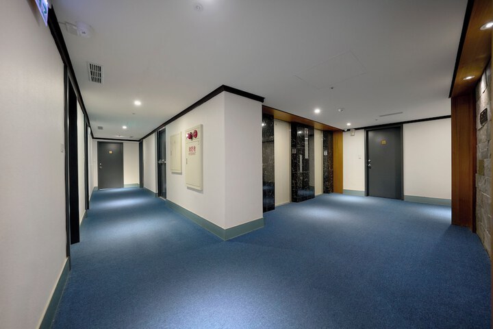Ballroom/Hall 36 of 44