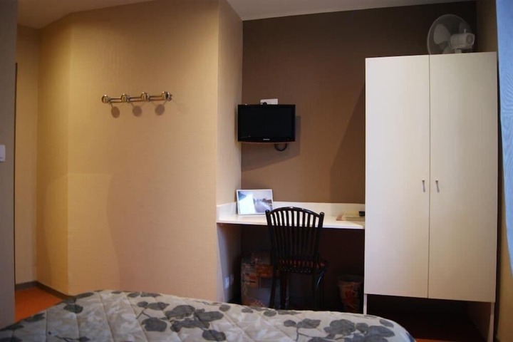 Room 8 of 24