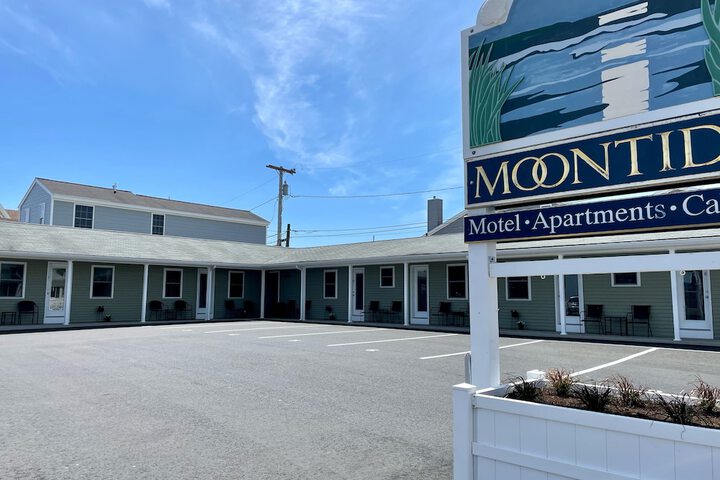 Photo of Moontide Motel Cabins & Apartments
