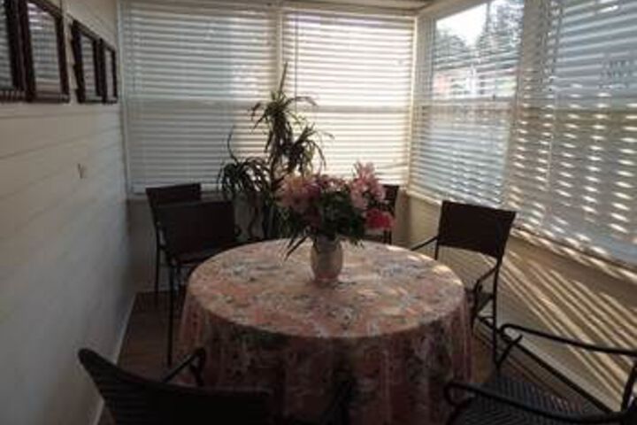 Dining 3 of 18