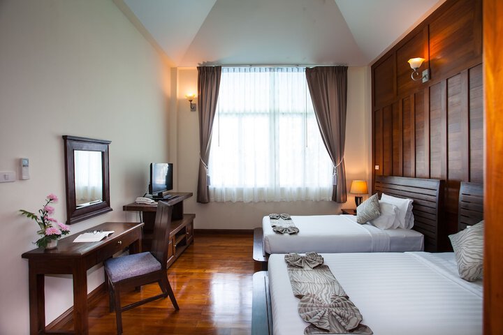 Room 33 of 140