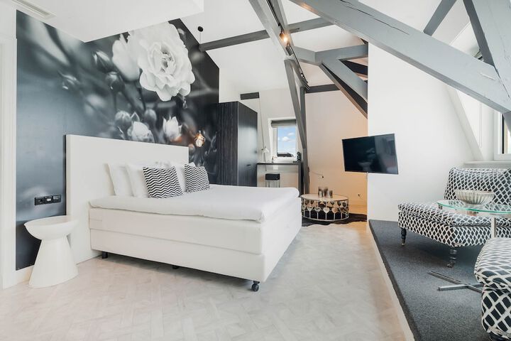 Room 10 of 75