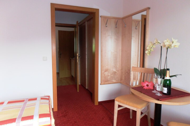 Room 5 of 80