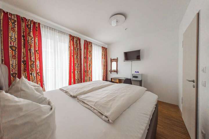 Room 30 of 63