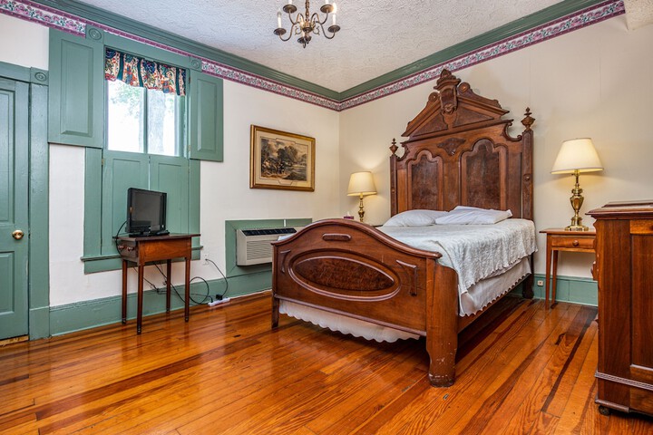 Cedar Creek Guest Room Double Bed (41 of 43)