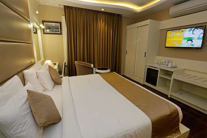 Room 28 of 55