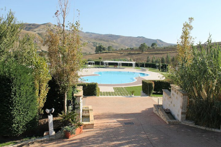 Hotel Pool