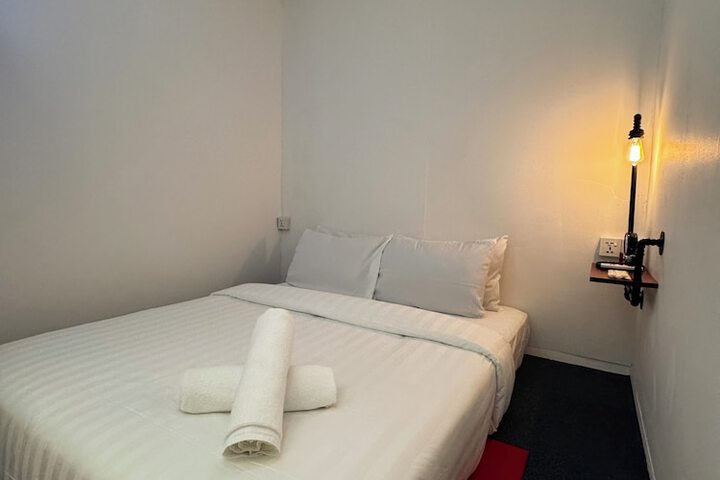 Room 17 of 122
