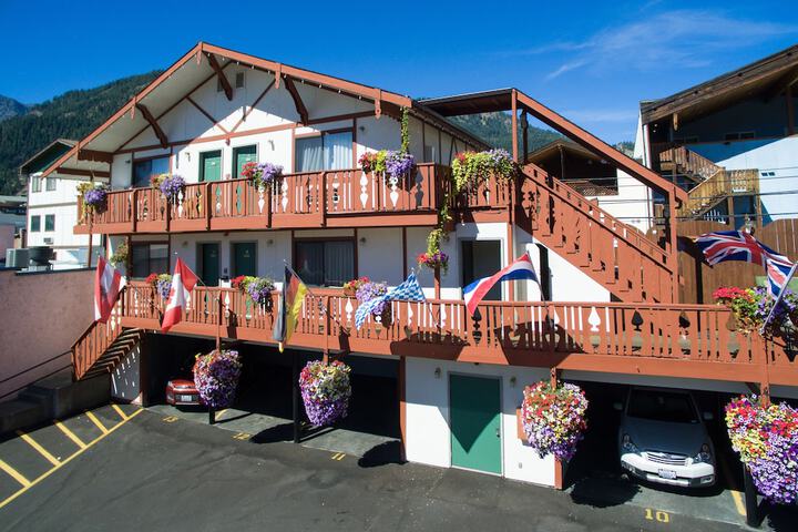 Hotel 140 of 157