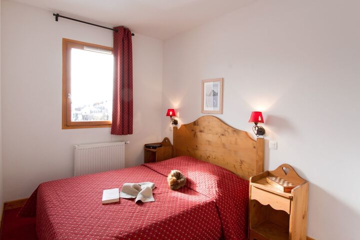 Room 6 of 18